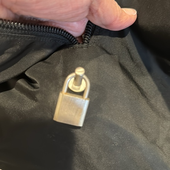 Authentic Prada Travel bag with key & lock set - Picture 11 of 15